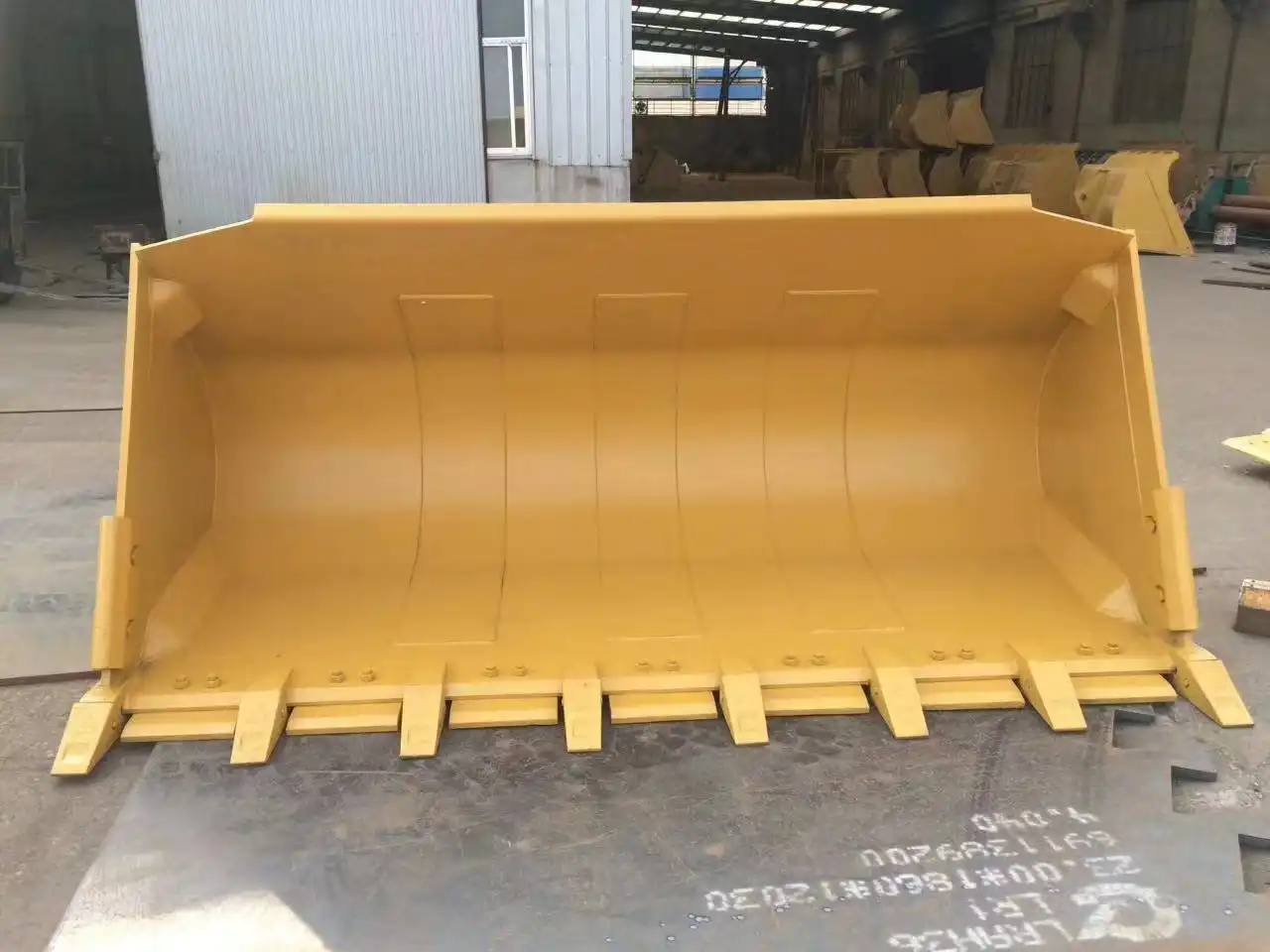 How many cubic yards in a front end loader bucket?